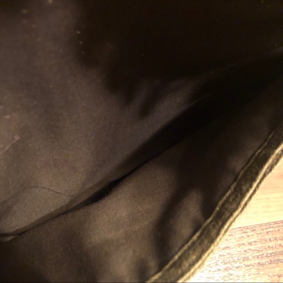 Pom-Pom Embellished Flap Straw Crossbody Bag - Picture 5 of 10